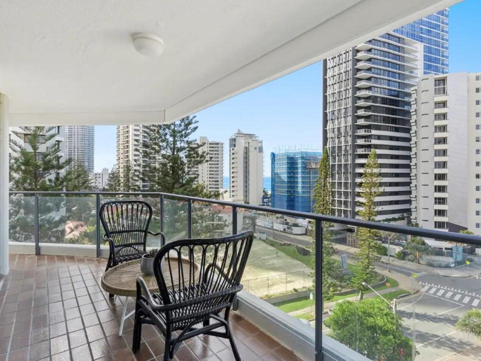 Baronnet Apartments Gold Coast Eksteriør bilde